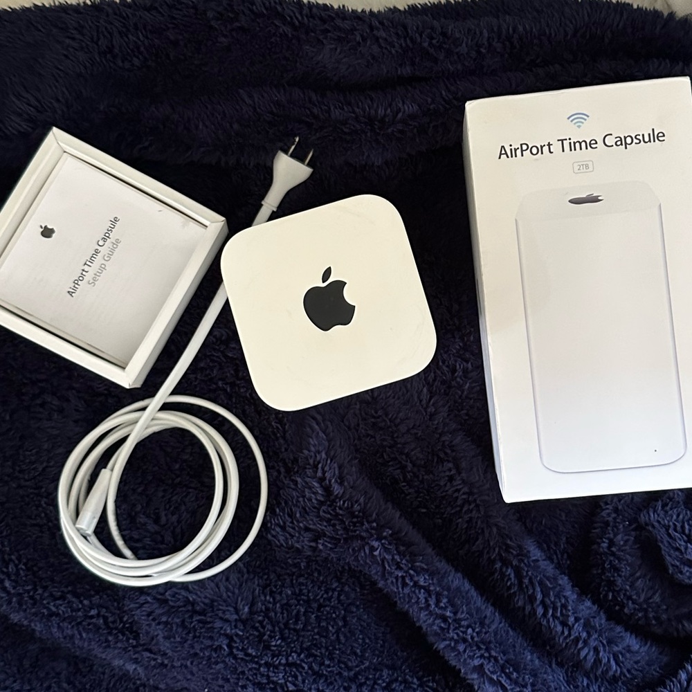 Apple AirPort Time Capsule 2TB Wireless router